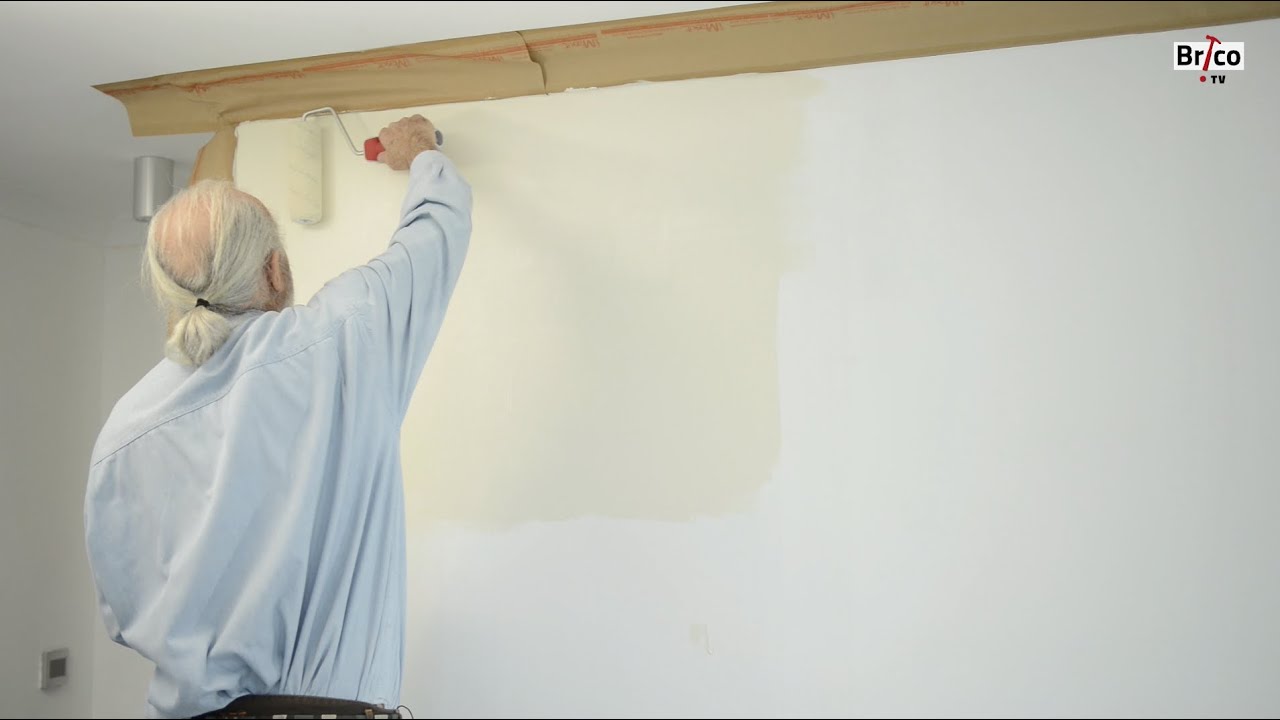 Comment créer une ambiance en décorant un mur blanc ?